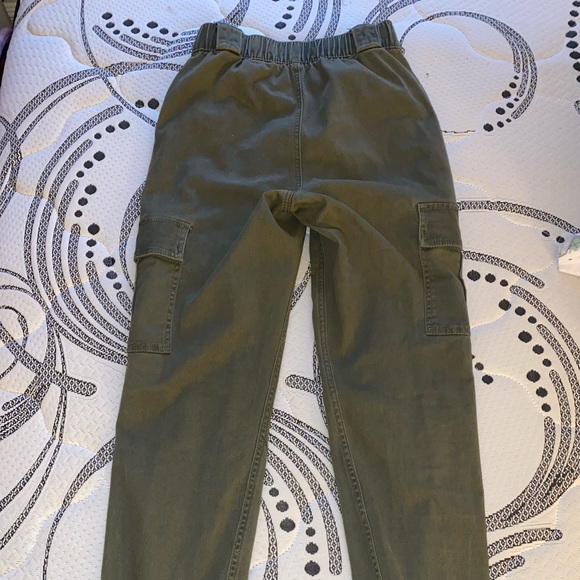 Hollister Ultra High Rise Cargo Joggers - Picture 3 of 4